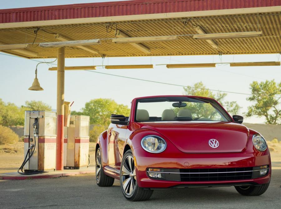 Volkswagen Beetle Cabriolet 2012 года  (фото 10 из 107)